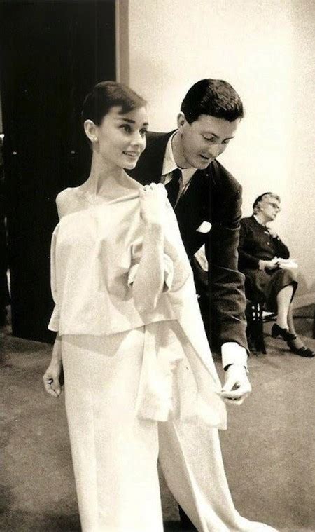 givenchy biografia en español|La historia de Hubert de Givenchy, un ícono de moda y estilo.